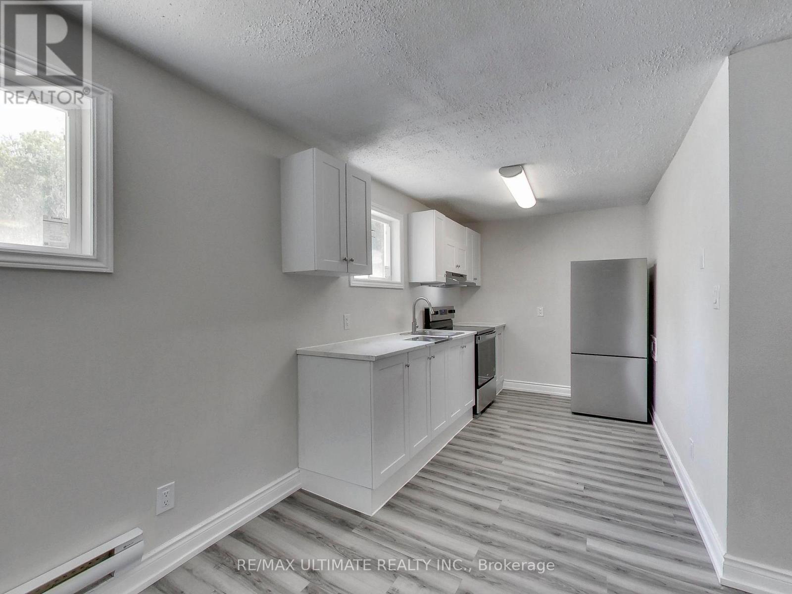 135 CHATHAM STREET - 35