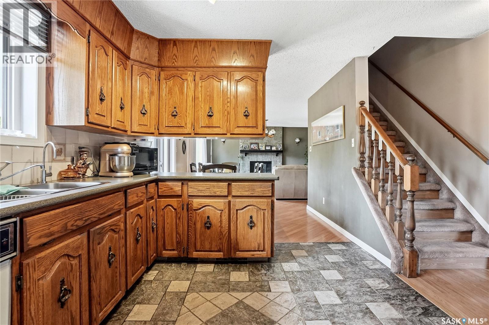 131 Keeley CRESCENT - 21