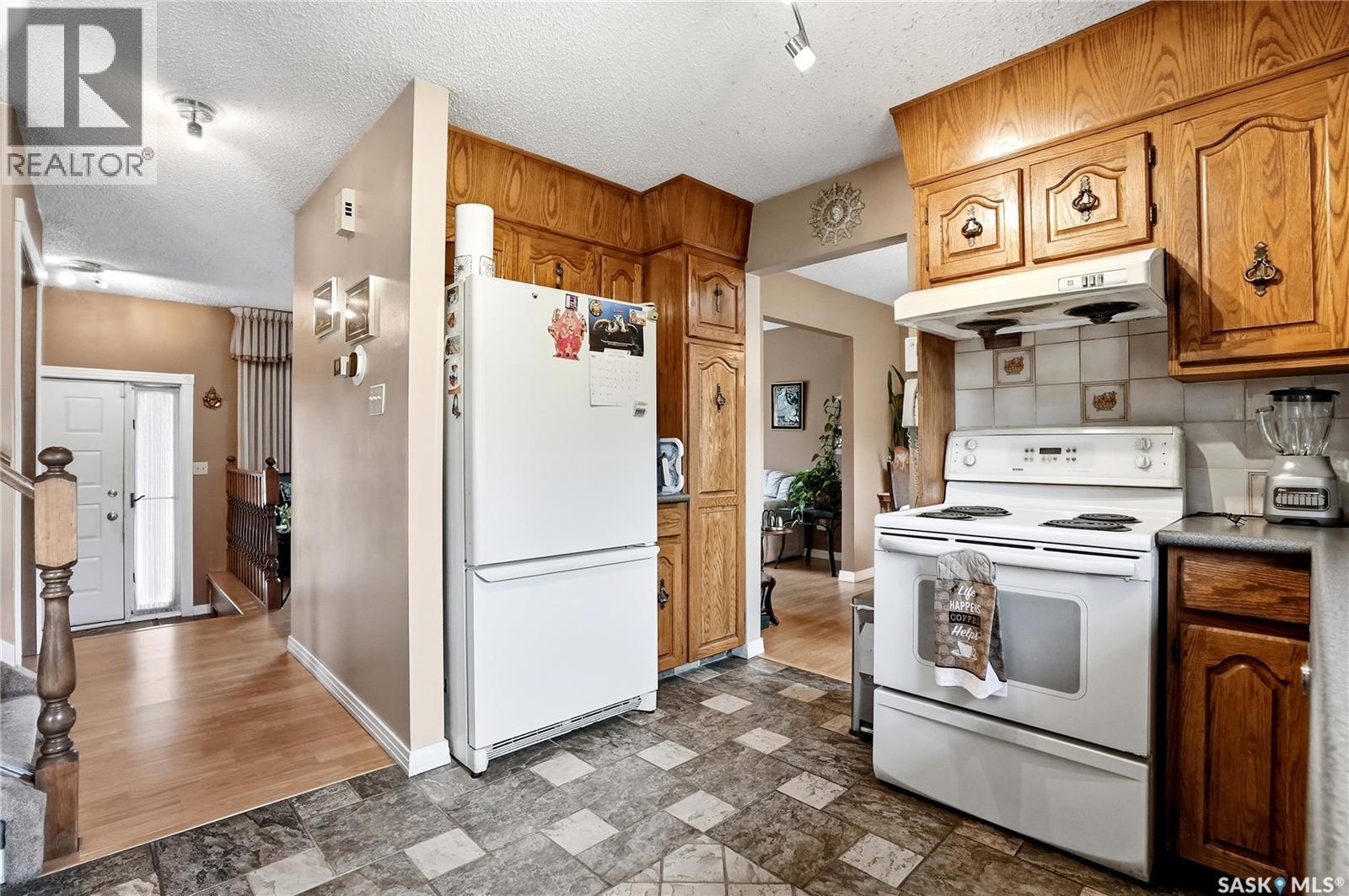 131 Keeley CRESCENT - 24
