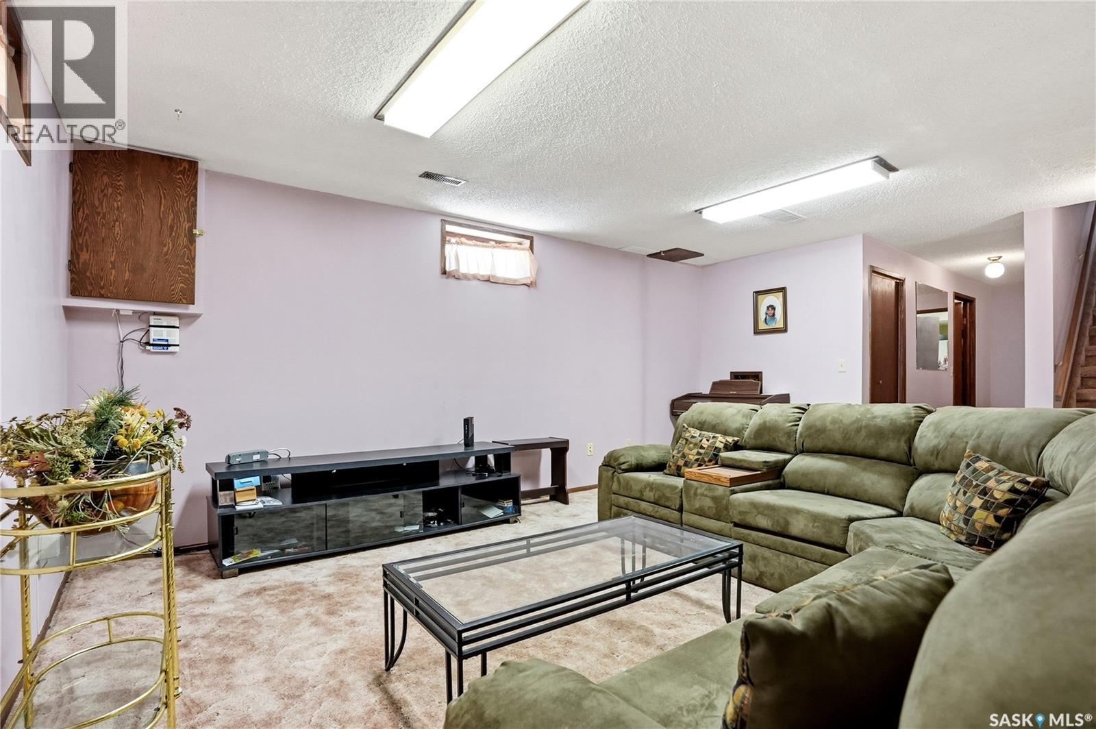 131 Keeley CRESCENT - 42