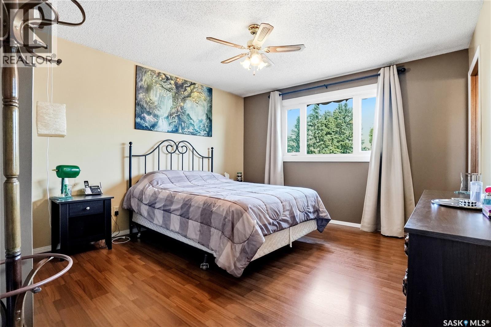 131 Keeley CRESCENT - 55