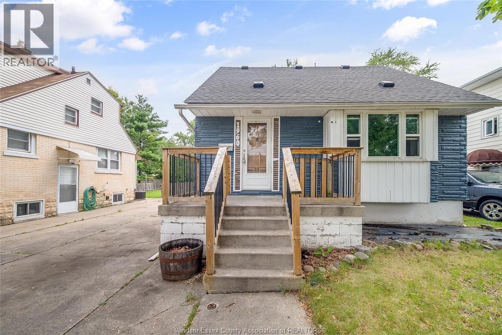 1960 FRANCOIS ROAD - 2