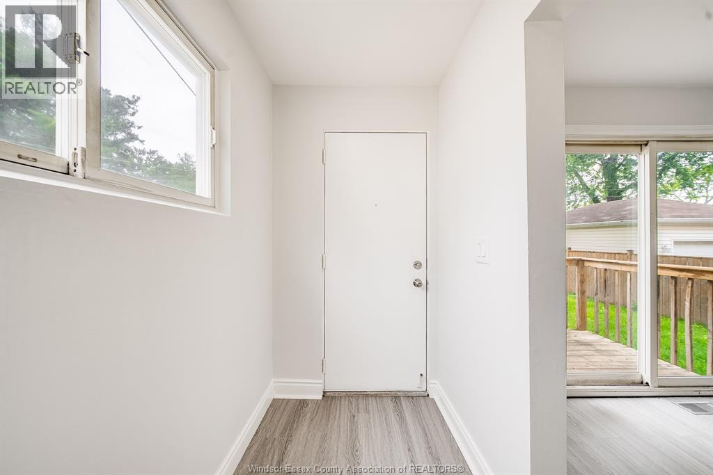 1960 FRANCOIS ROAD - 23