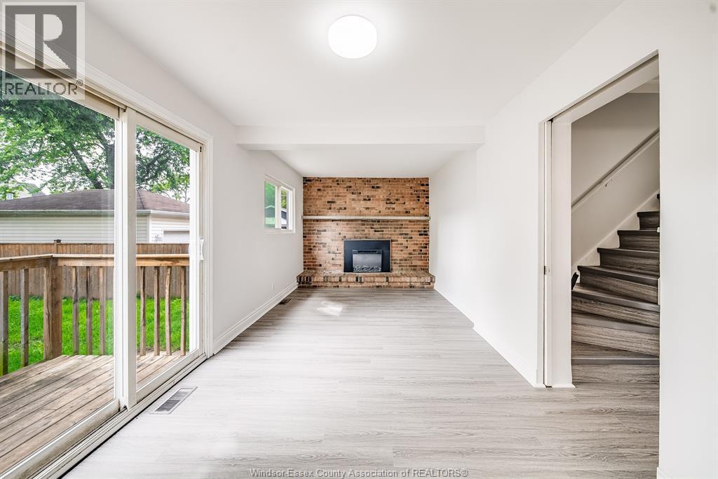 1960 FRANCOIS ROAD - 25