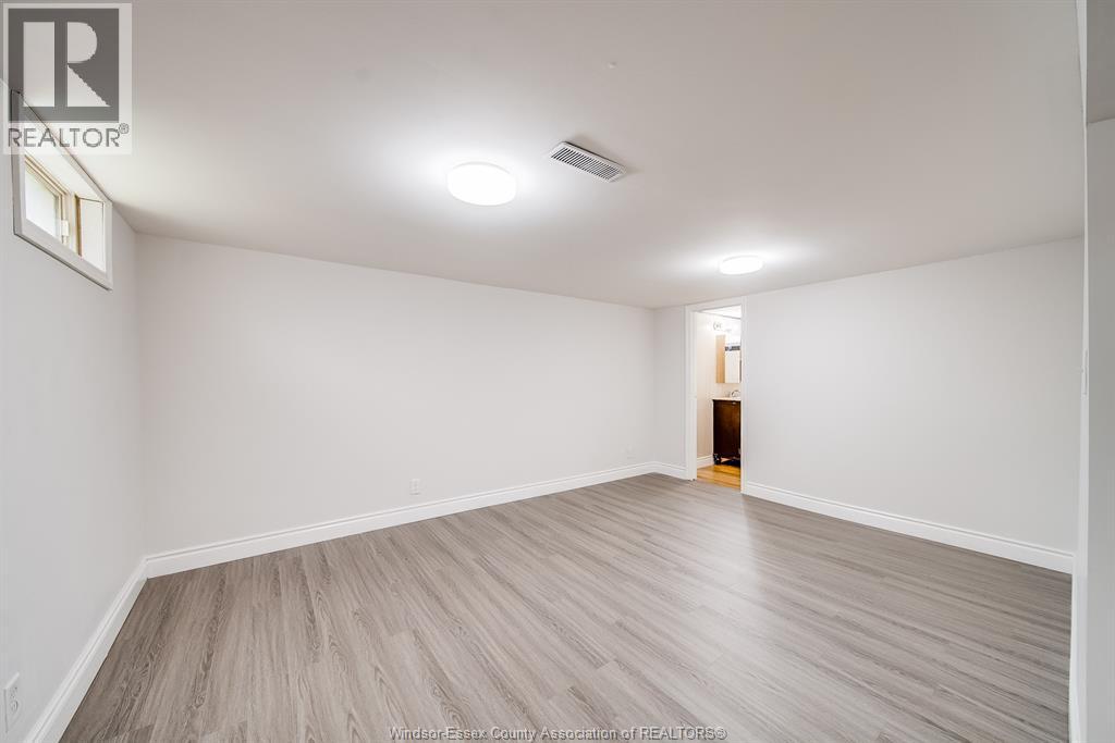 1960 FRANCOIS ROAD - 41