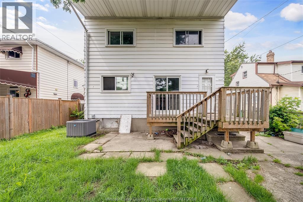 1960 FRANCOIS ROAD - 48