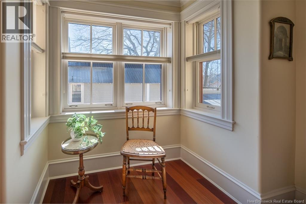 748 Churchill Row - 19
