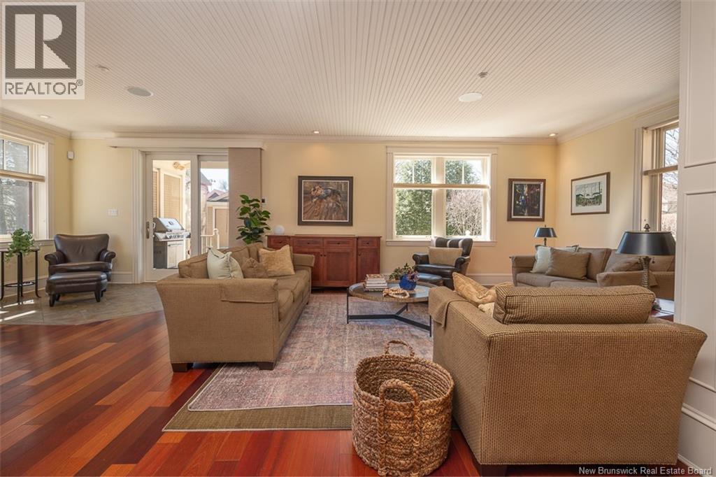 748 Churchill Row - 13