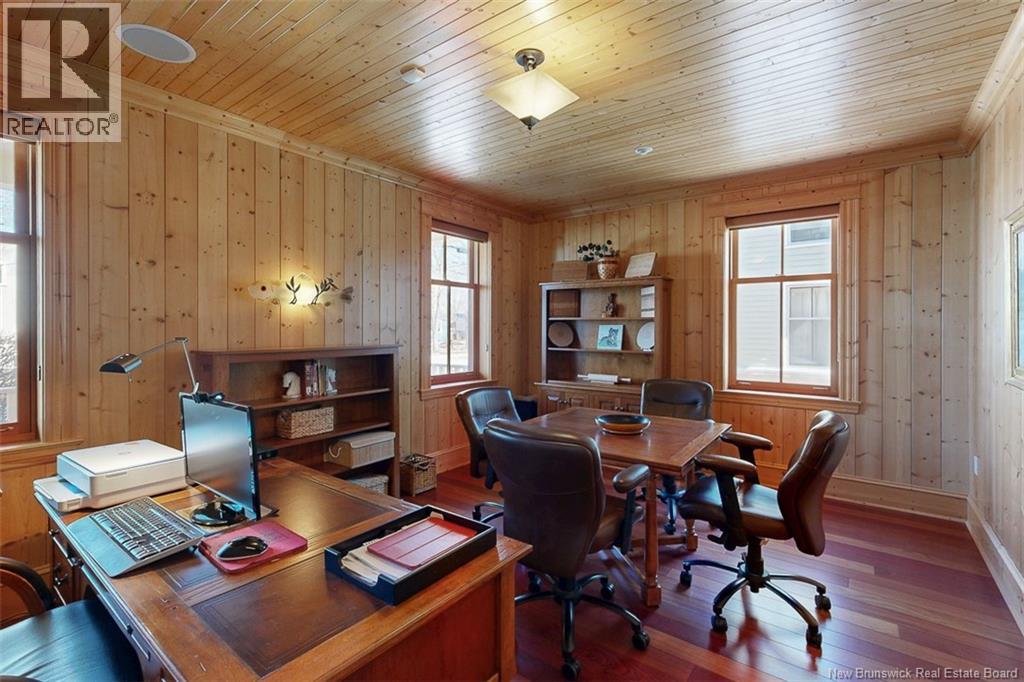 748 Churchill Row - 18