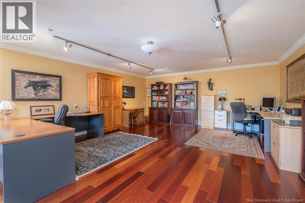 748 Churchill Row - 26