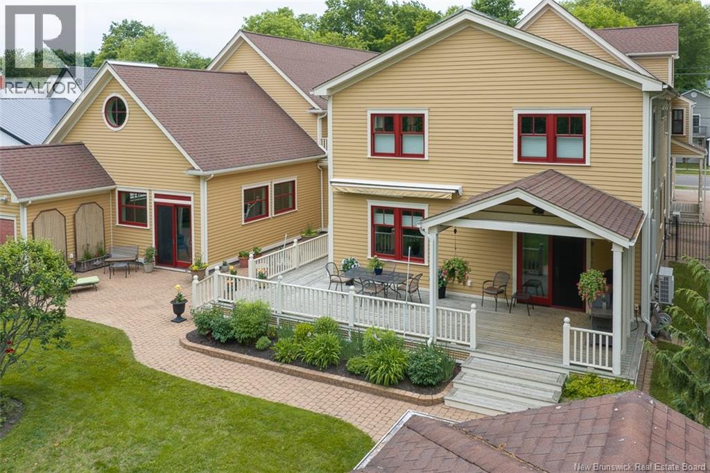 748 Churchill Row - 47