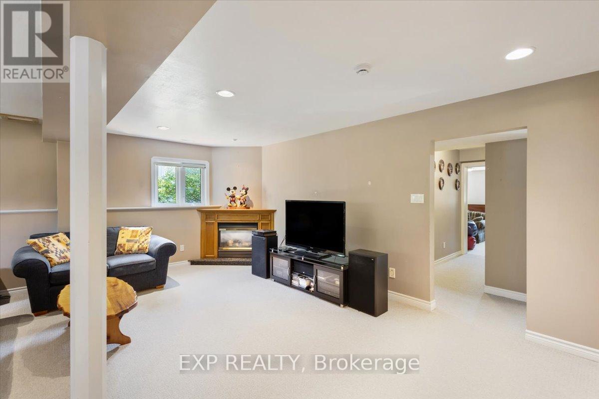122 1/2 RAILWAY AVENUE - 30