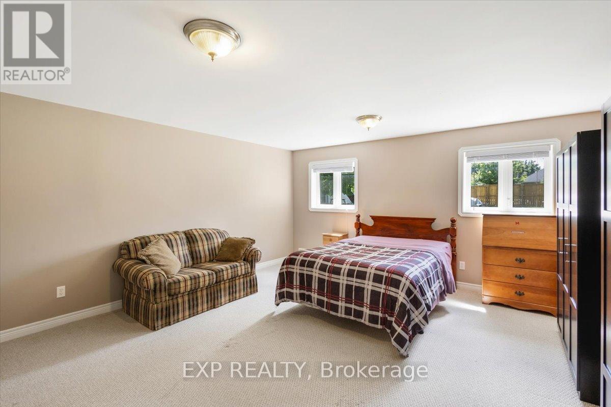 122 1/2 RAILWAY AVENUE - 32