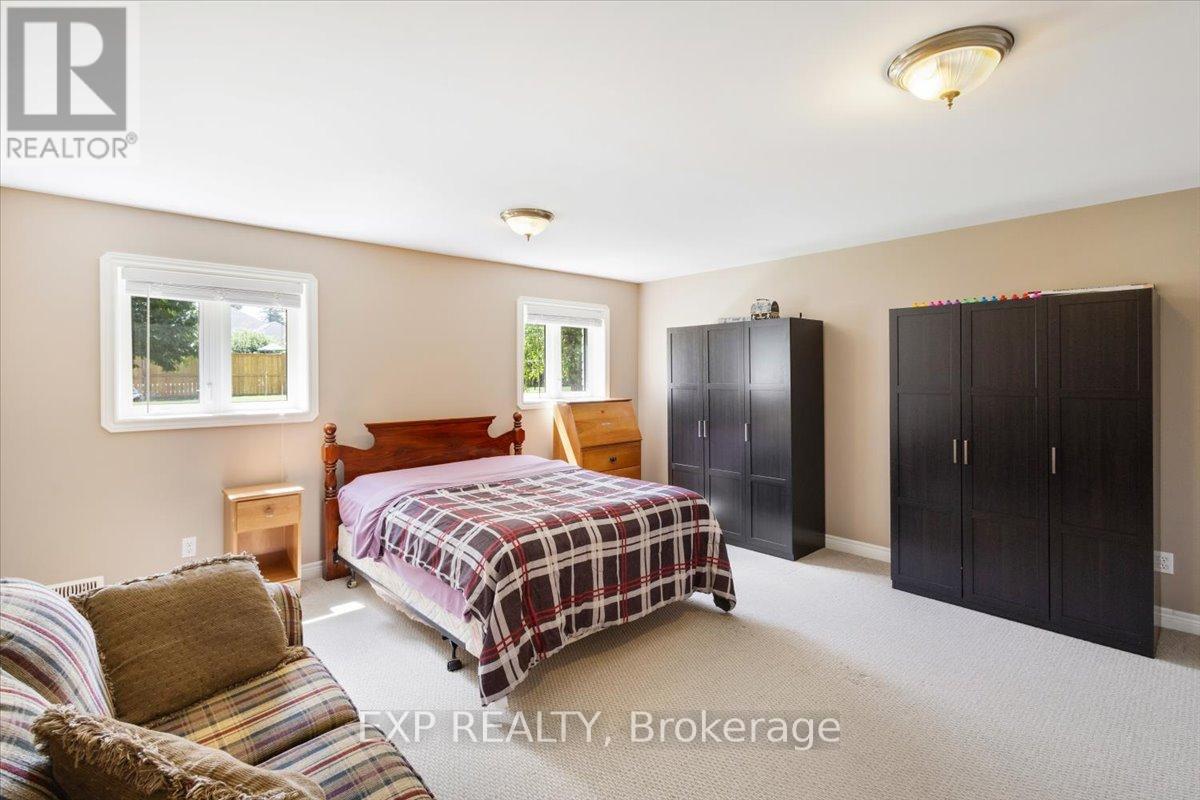 122 1/2 RAILWAY AVENUE - 34