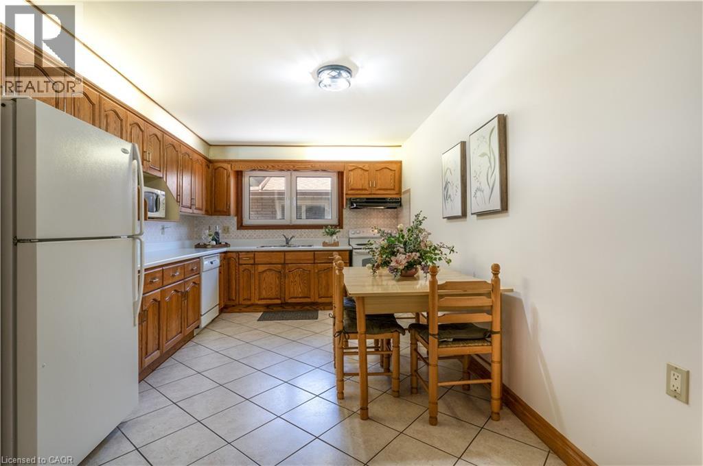102 MARKSON Crescent - 10