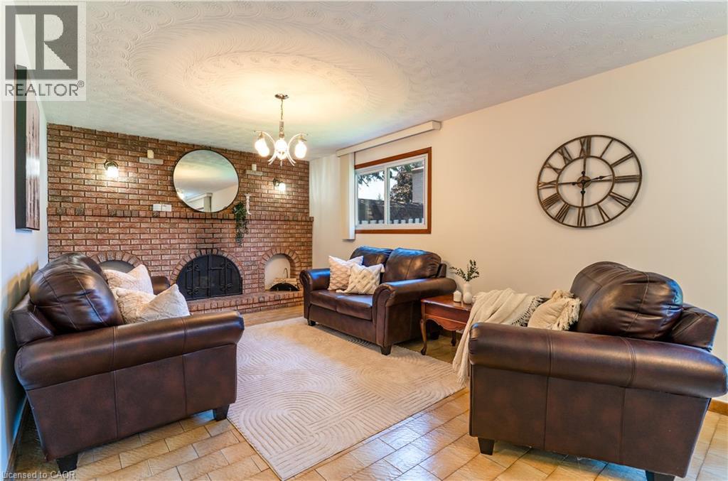 102 MARKSON Crescent - 21