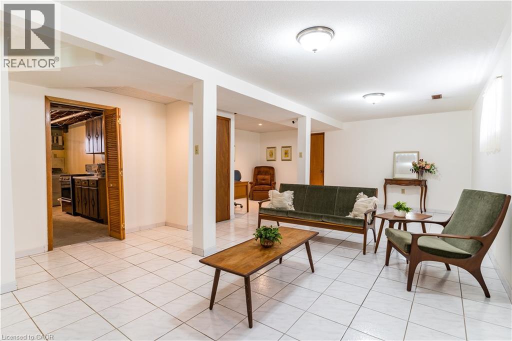 102 MARKSON Crescent - 29