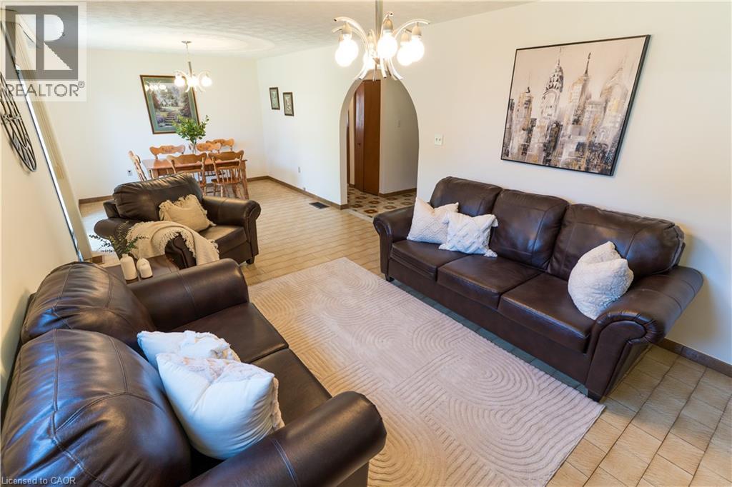 102 MARKSON Crescent - 25