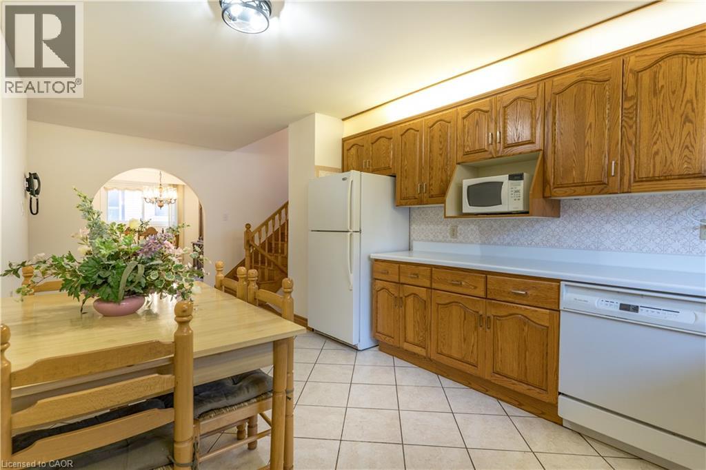 102 MARKSON Crescent - 11