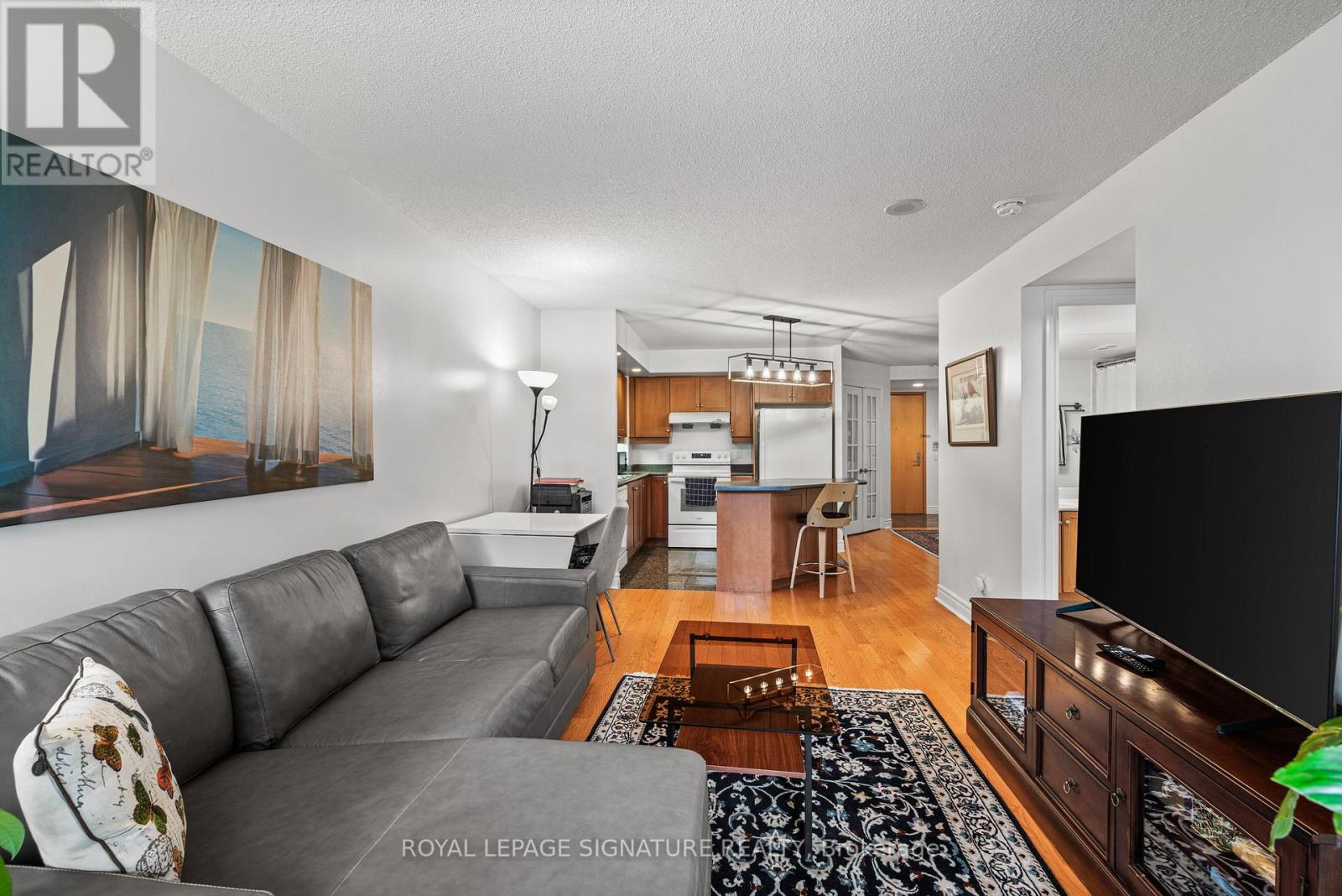 #813 123 EGLINTON AVENUE E - 18