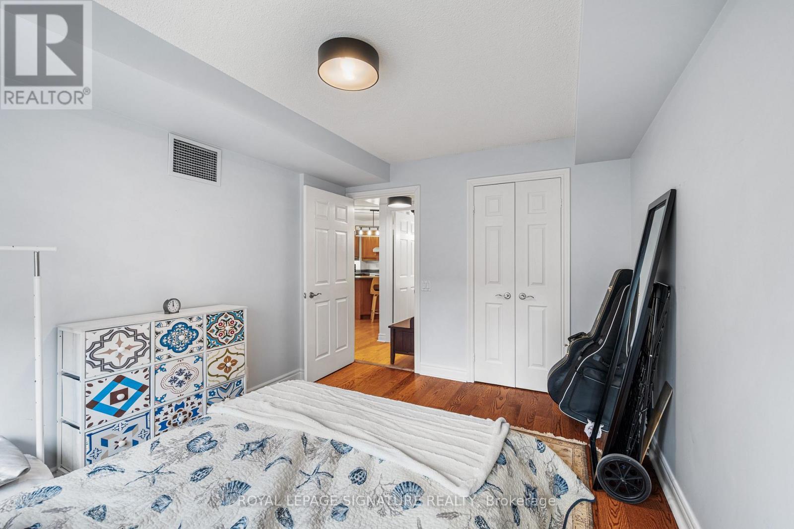#813 123 EGLINTON AVENUE E - 21
