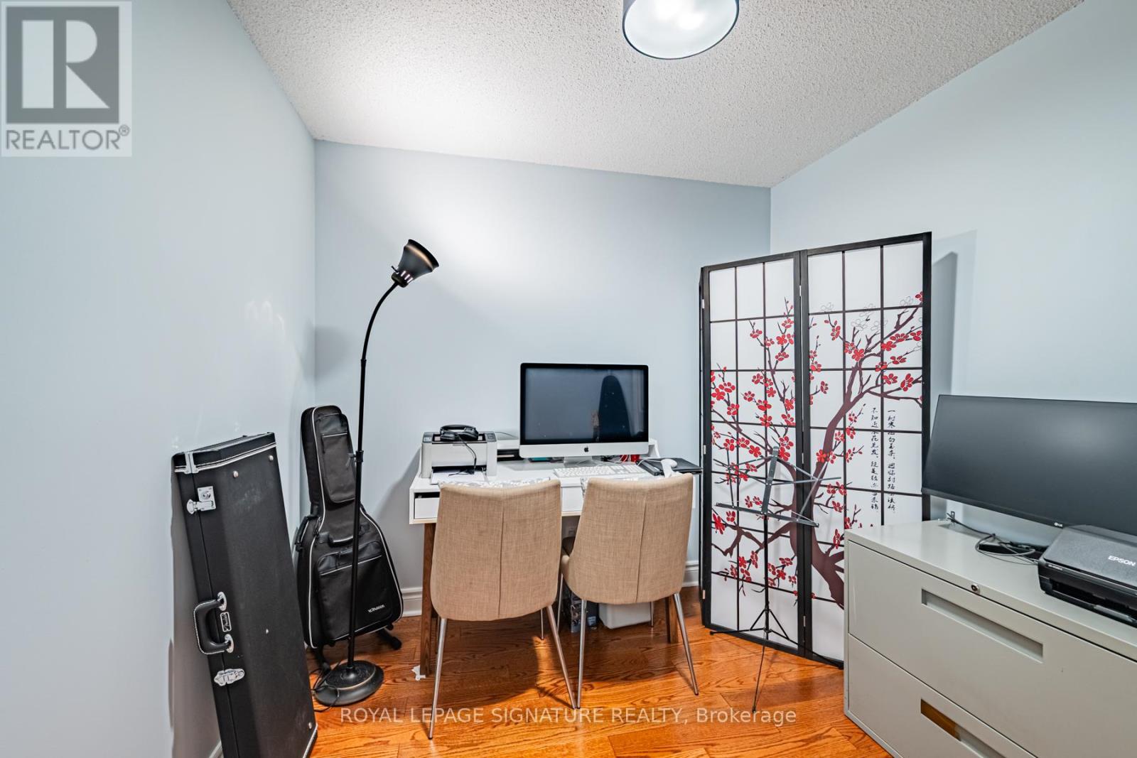 #813 123 EGLINTON AVENUE E - 23