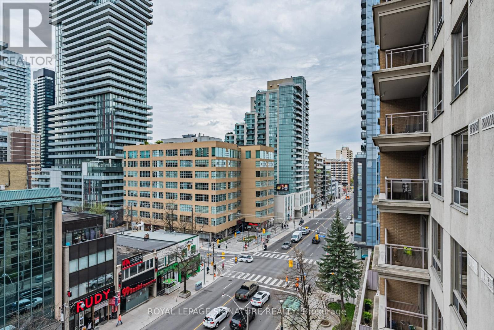 #813 123 EGLINTON AVENUE E - 28
