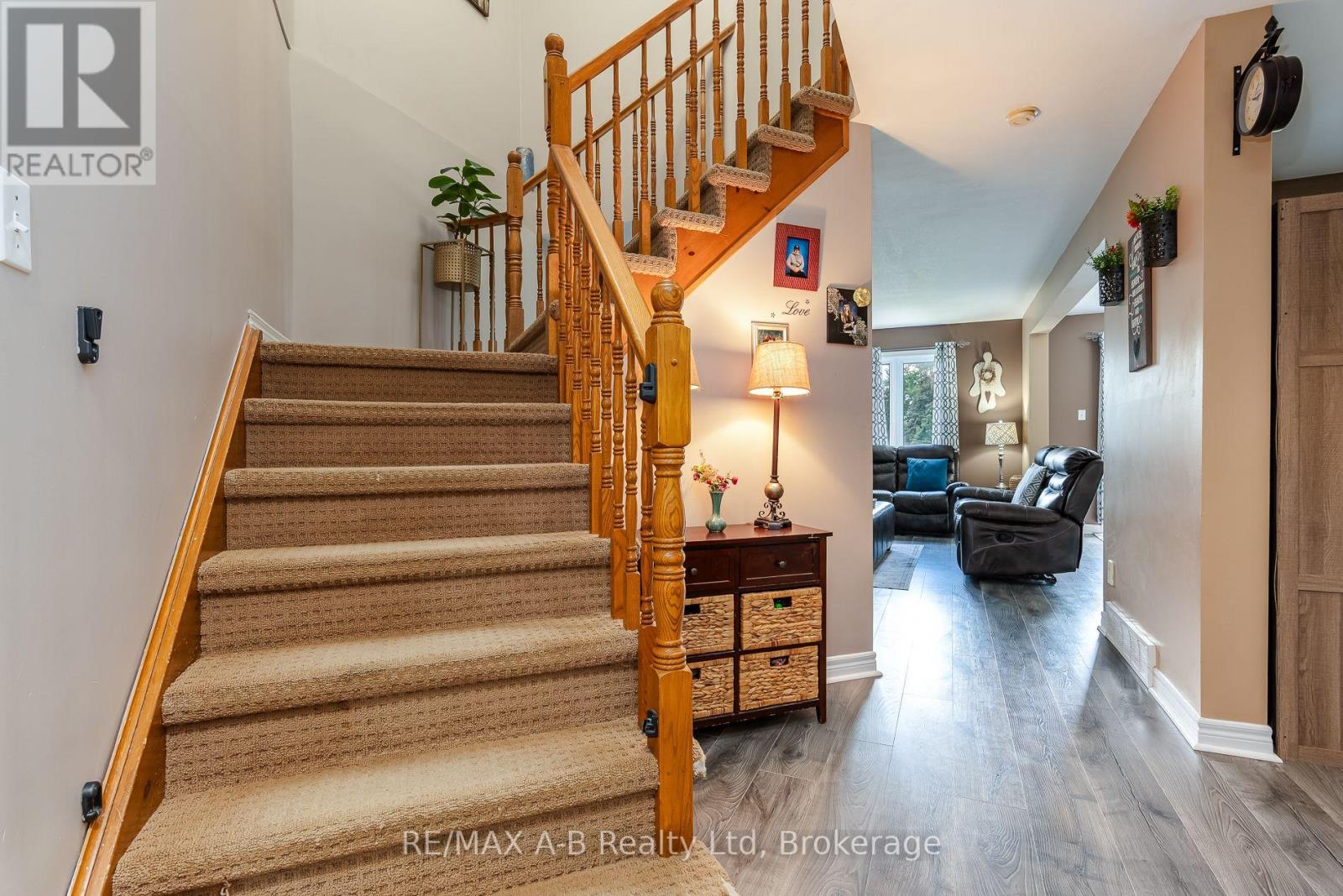 108 WALSH CRESCENT - 10