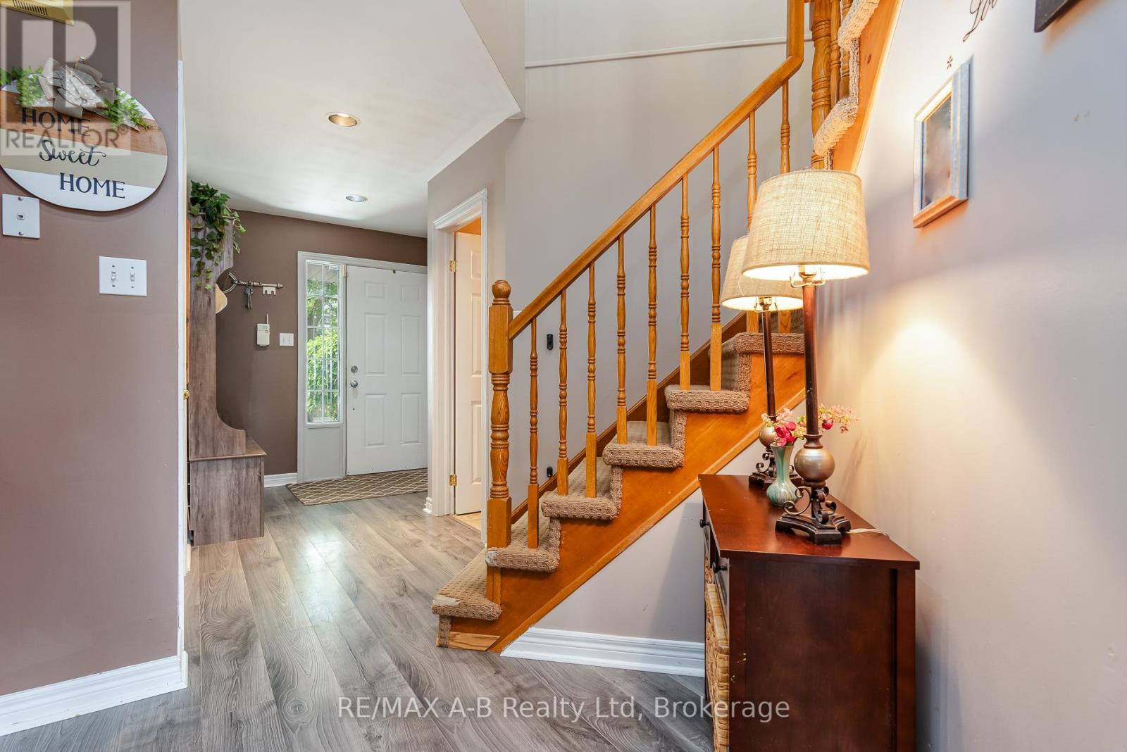 108 WALSH CRESCENT - 11