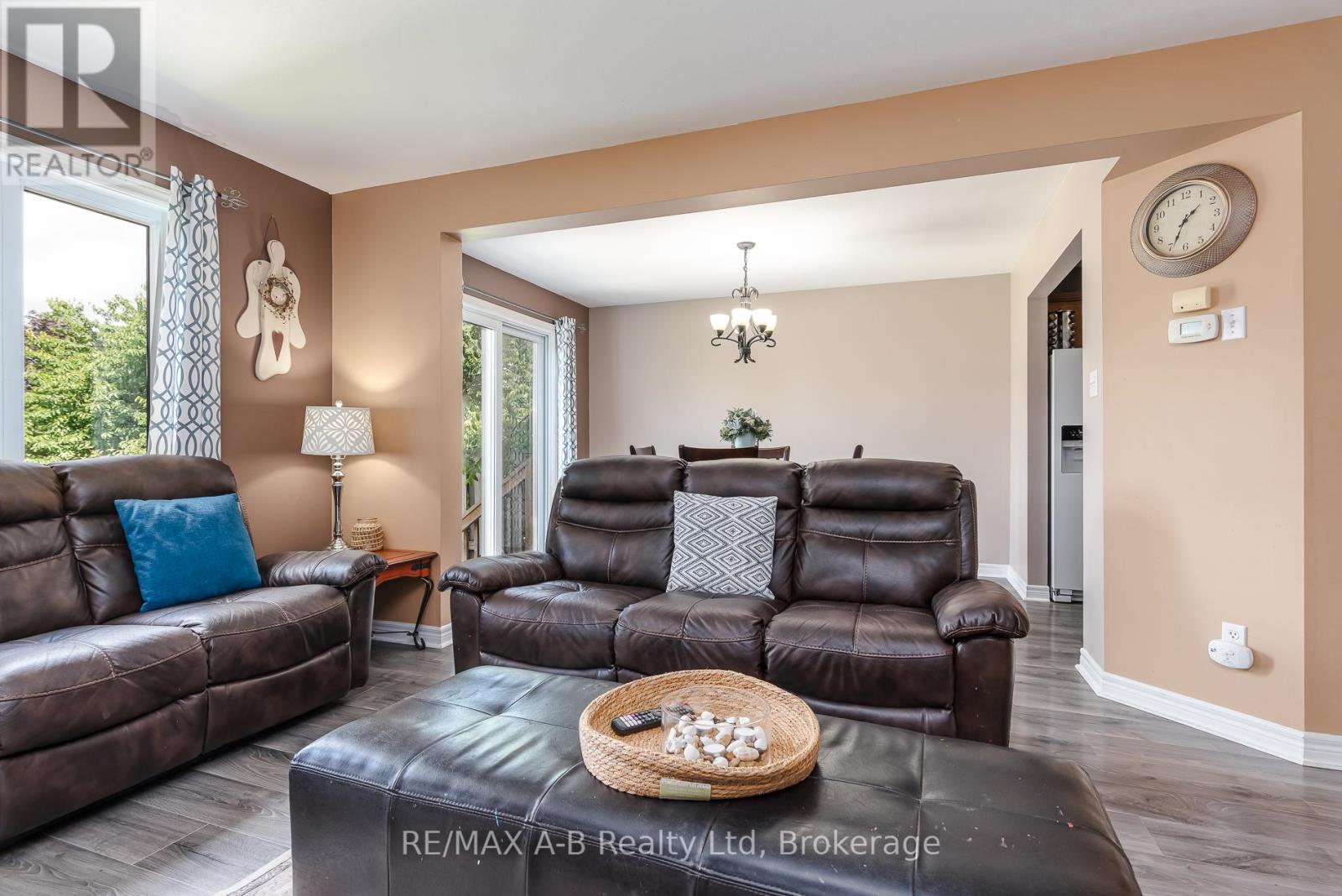 108 WALSH CRESCENT - 15