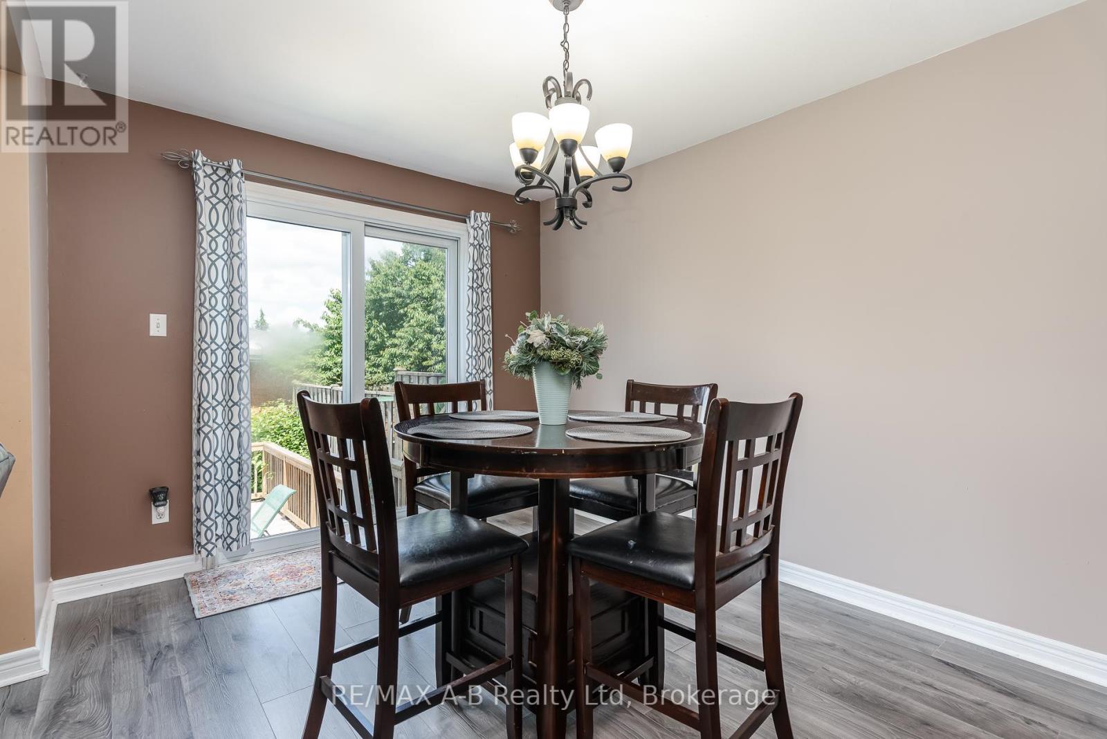108 WALSH CRESCENT - 20