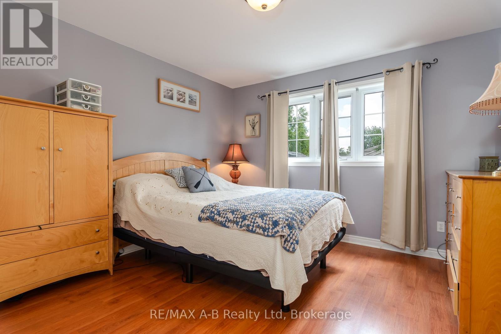 108 WALSH CRESCENT - 30