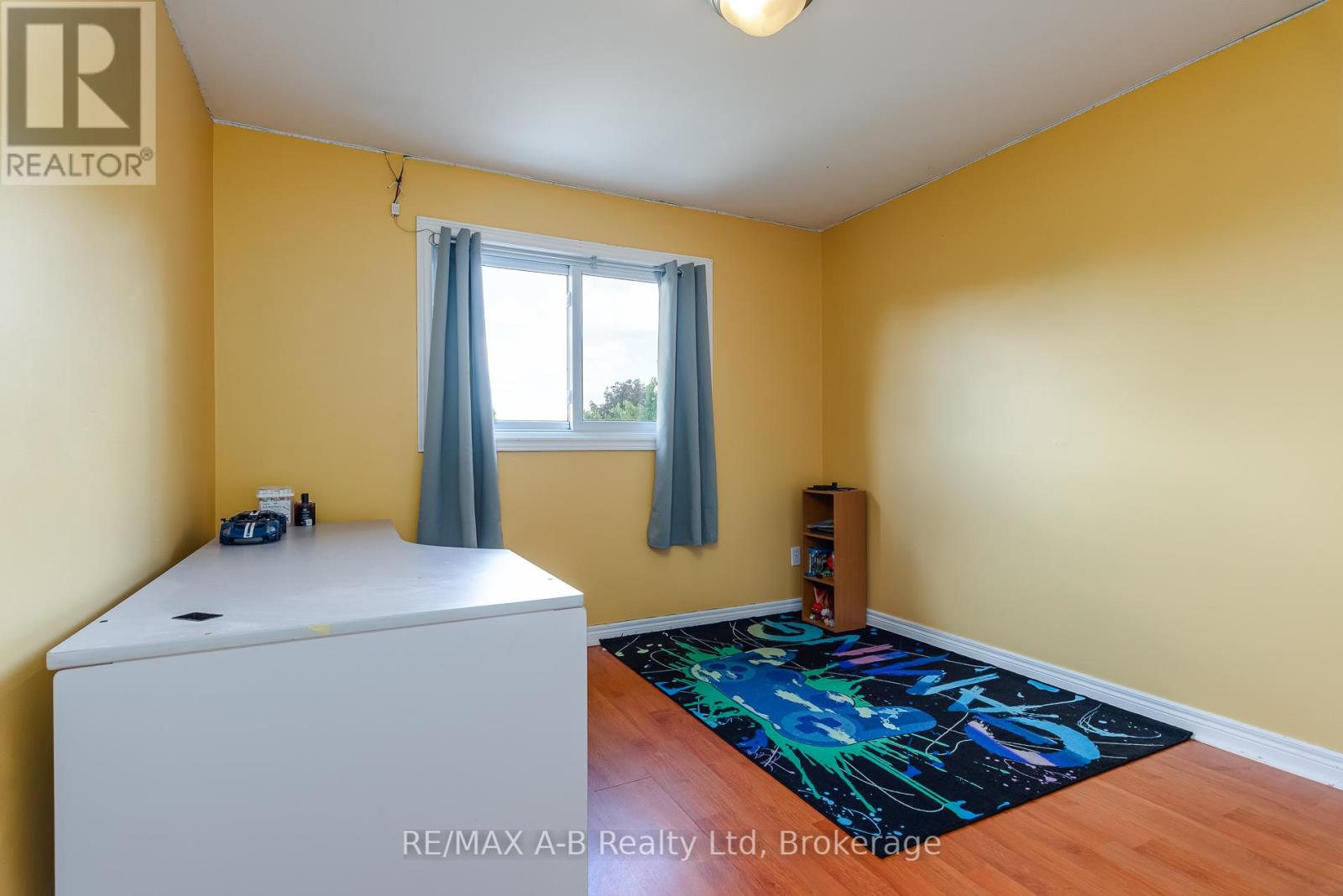 108 WALSH CRESCENT - 35