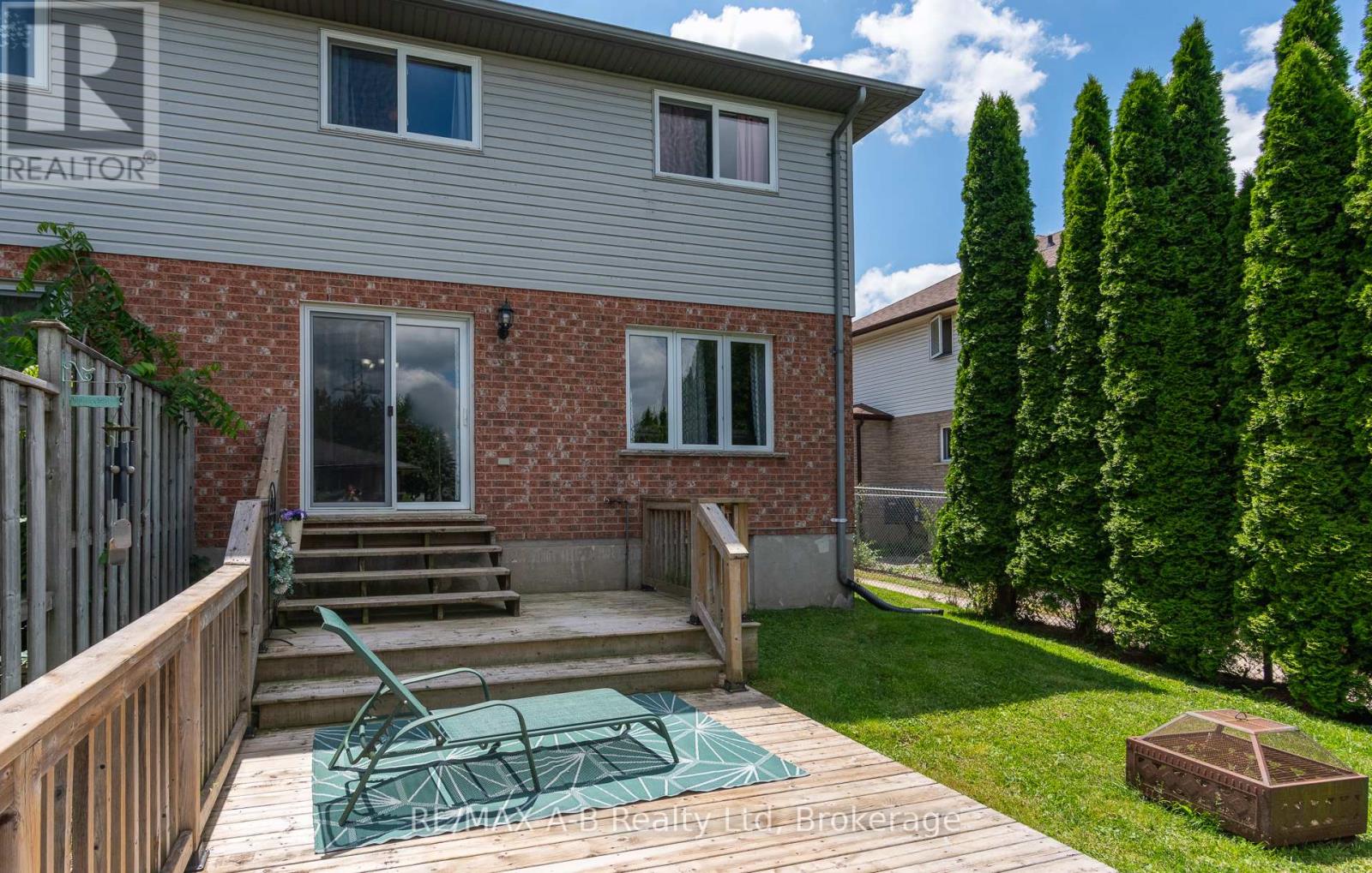 108 WALSH CRESCENT - 7