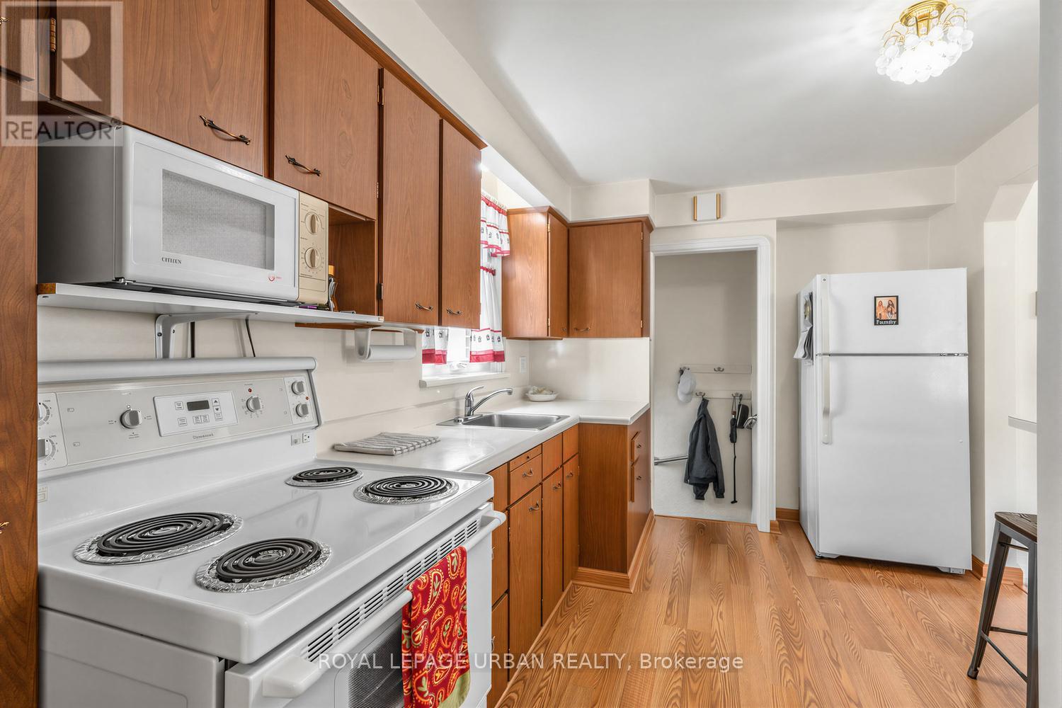 96 CEDARCREST BOULEVARD - 16