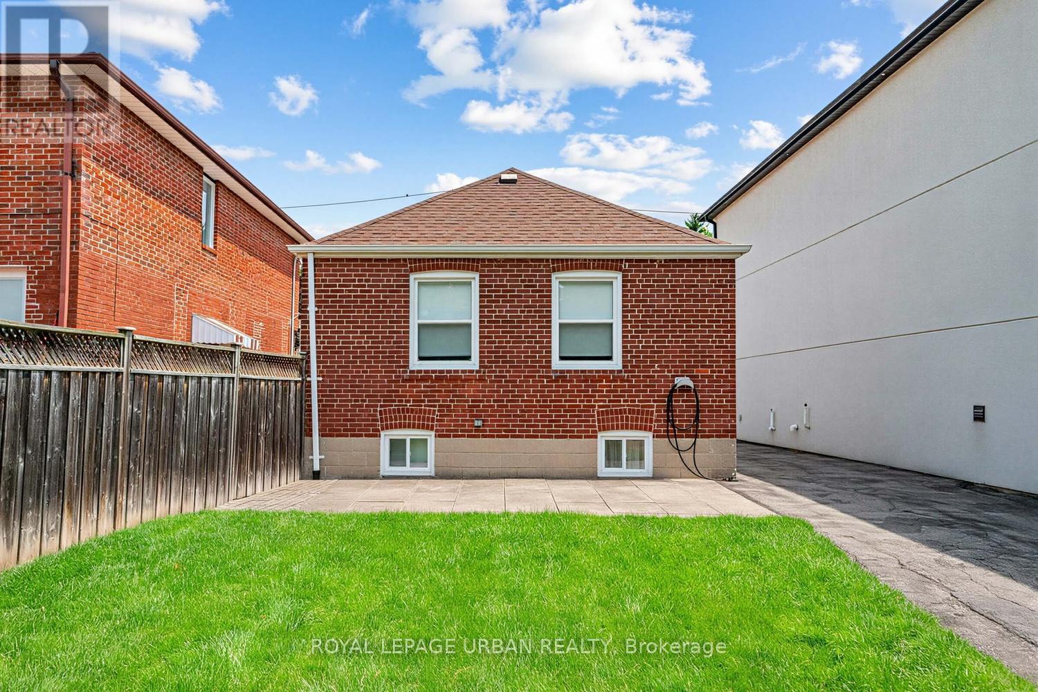 96 CEDARCREST BOULEVARD - 38