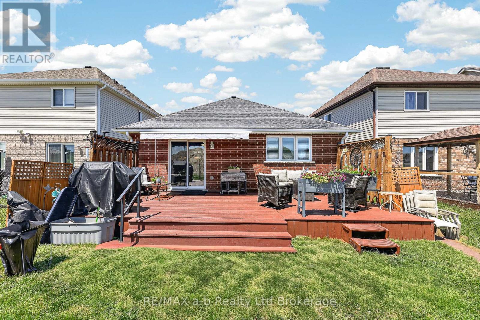 1380 CAEN AVENUE - 10