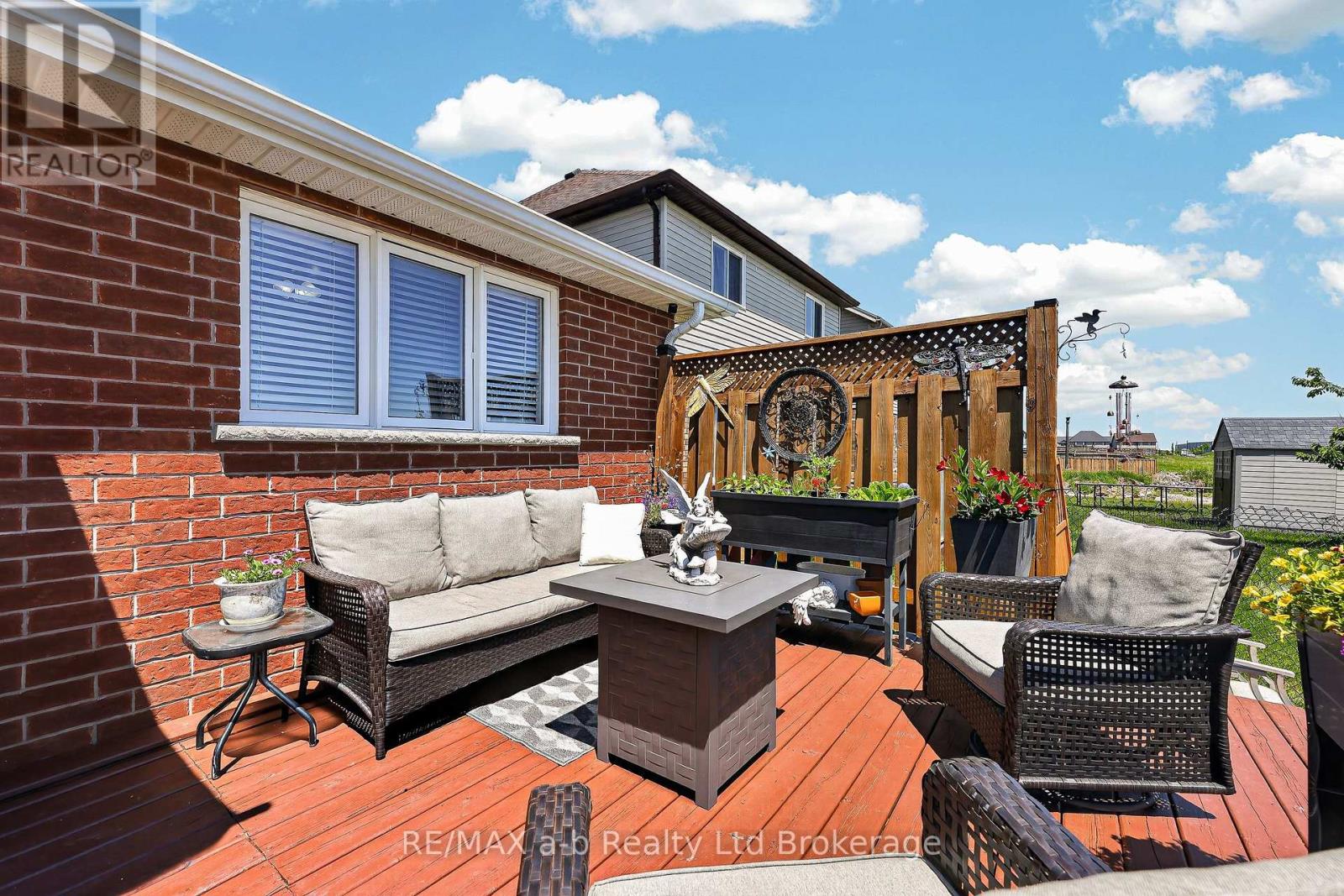 1380 CAEN AVENUE - 14