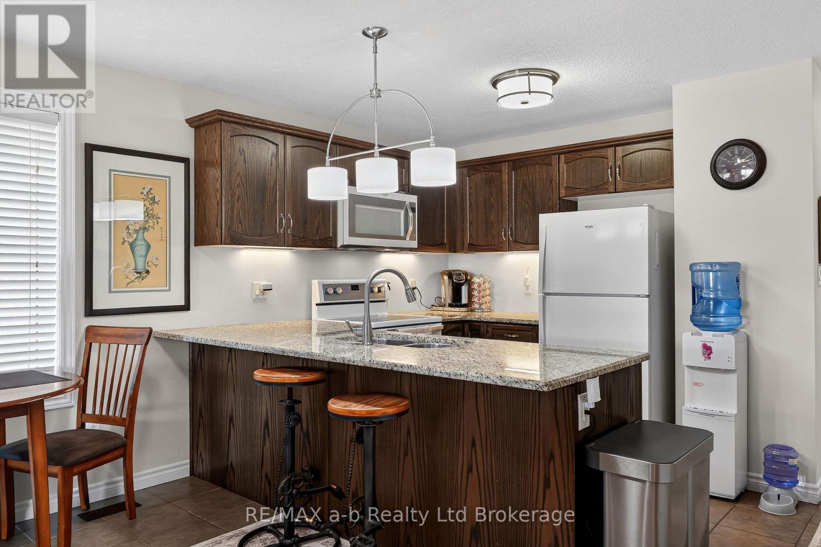 1380 CAEN AVENUE - 18