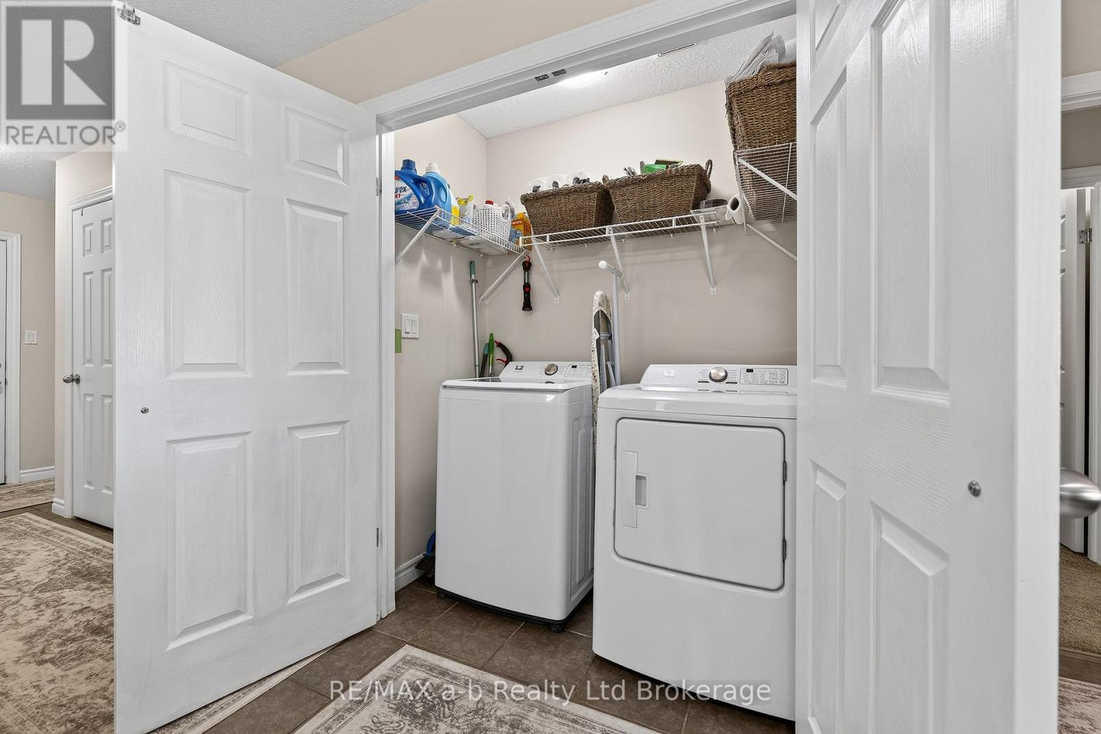 1380 CAEN AVENUE - 26
