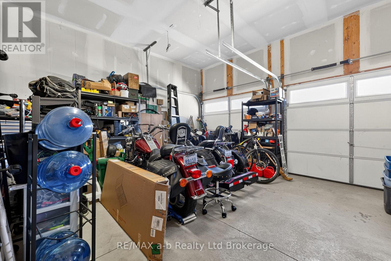 1380 CAEN AVENUE - 27