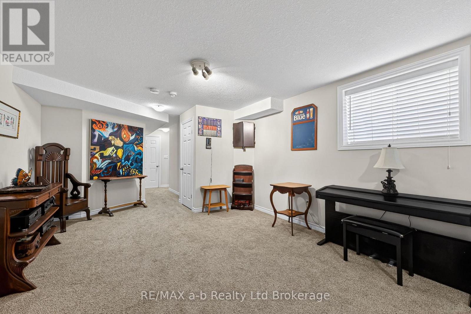 1380 CAEN AVENUE - 31