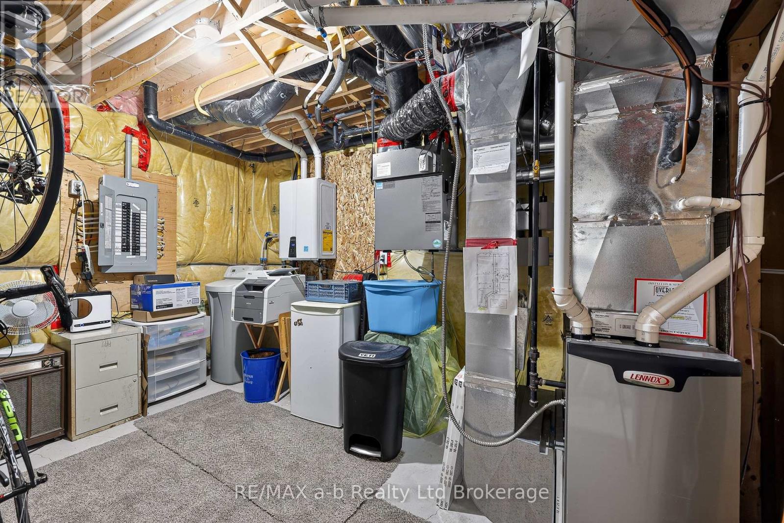 1380 CAEN AVENUE - 32