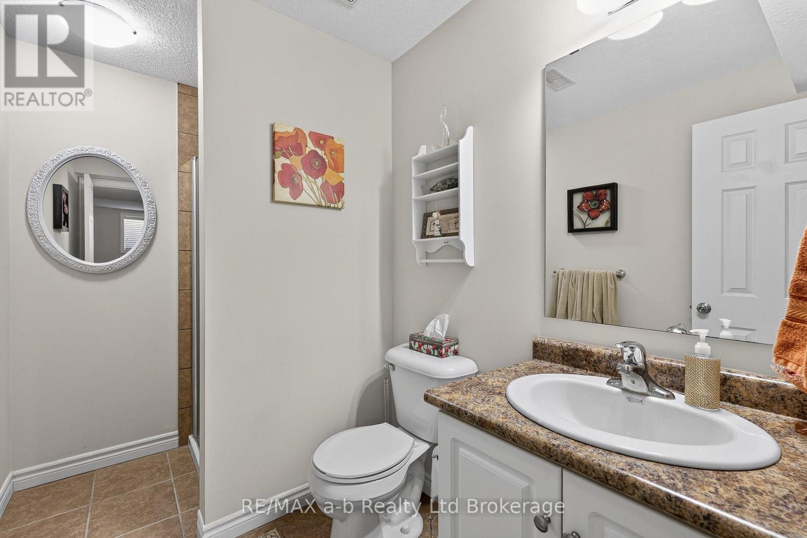 1380 CAEN AVENUE - 33