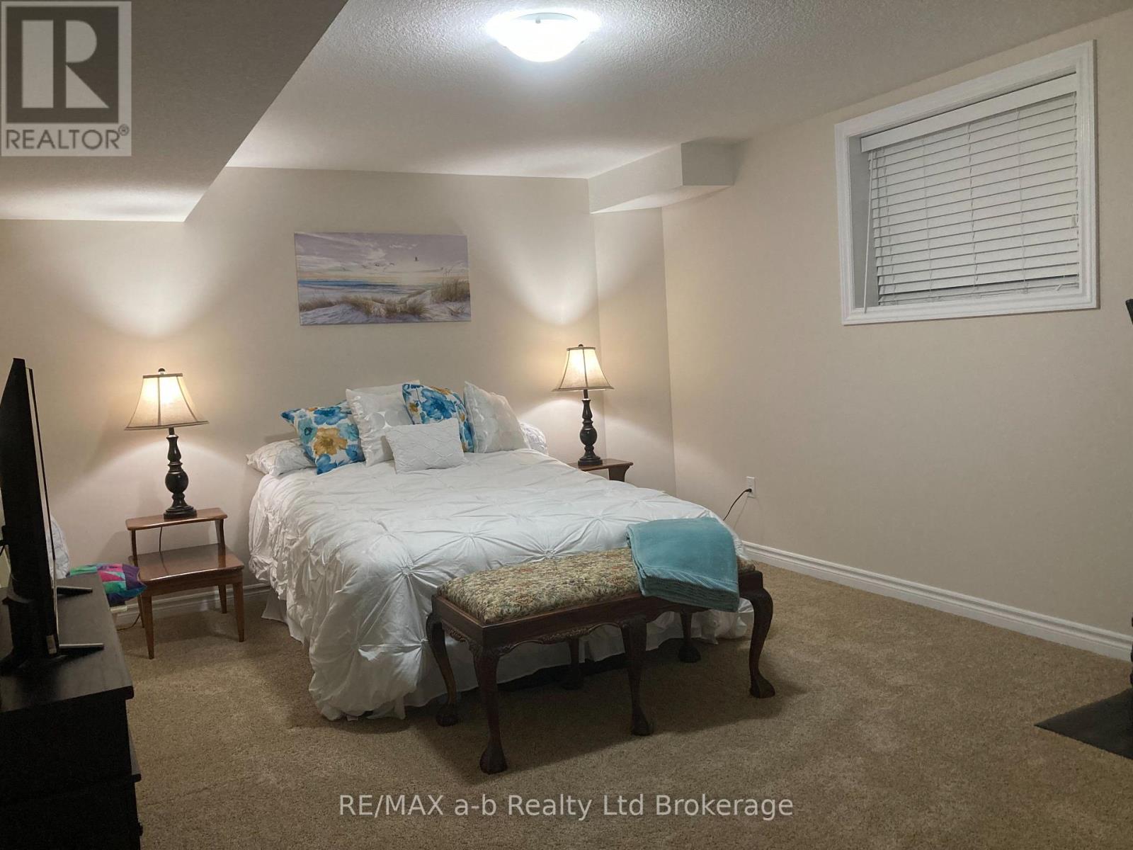 1380 CAEN AVENUE - 38