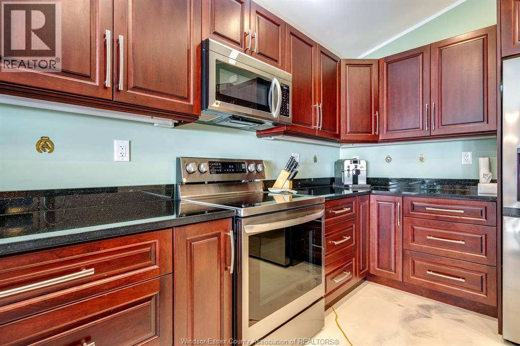 952 Hiawatha Beach - 10