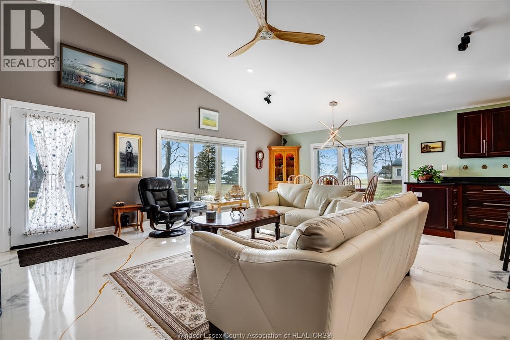 952 Hiawatha Beach - 12