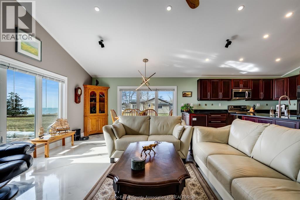 952 Hiawatha Beach - 13