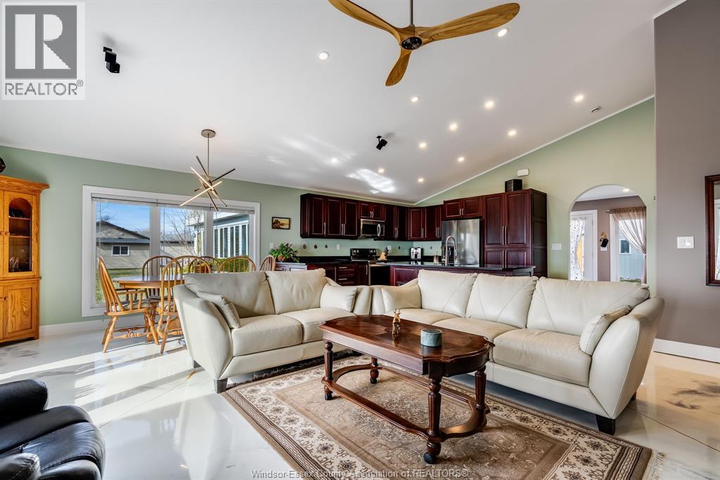 952 Hiawatha Beach - 14