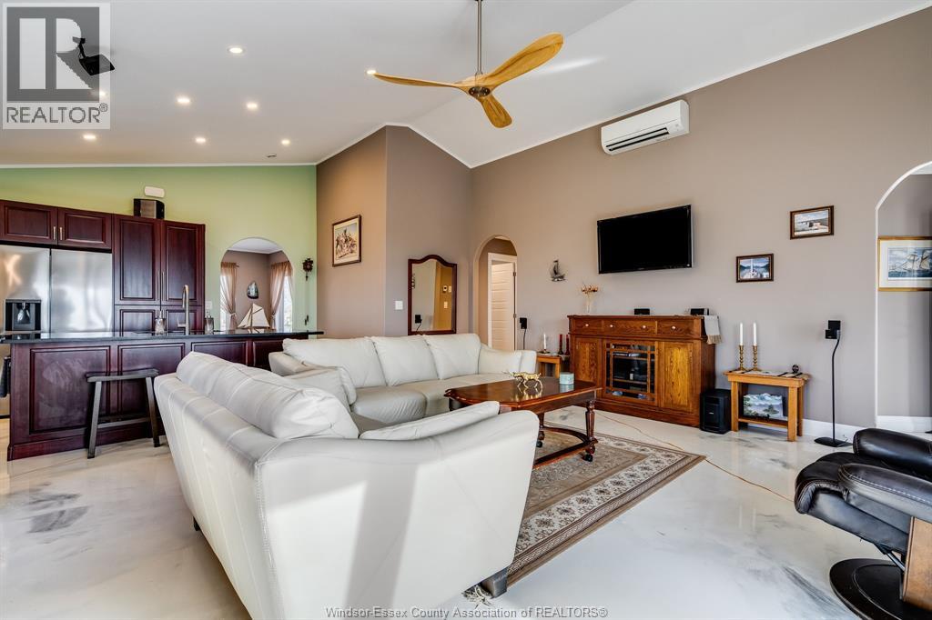 952 Hiawatha Beach - 15